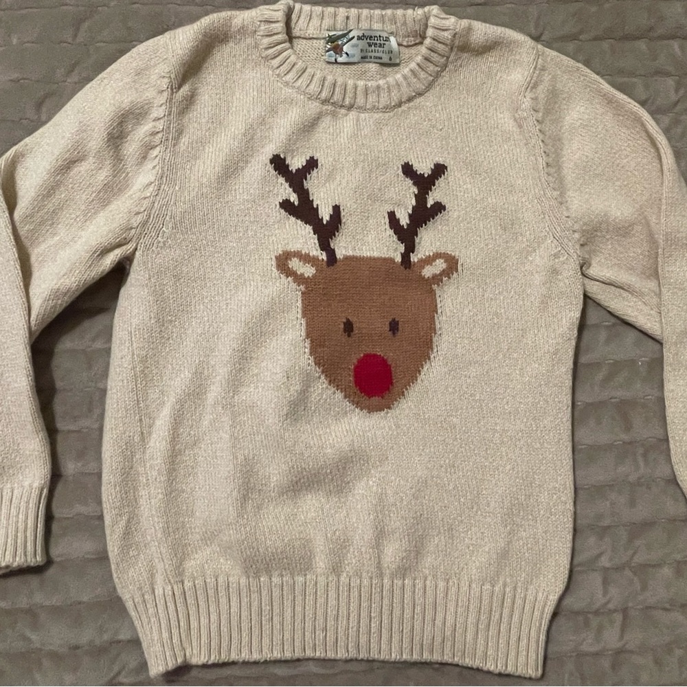 Guc reindeer sweater
